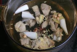 ���ʼ���������������Ů���ʲ����ص�һ���غȵ�����