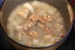 ���ʼ���������������Ů���ʲ����ص�һ���غȵ�����
