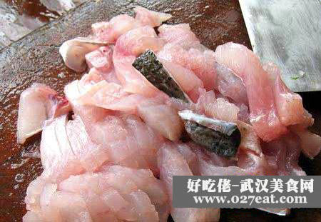 组图:湖南特色菜——鸡腿菇炒鱼片