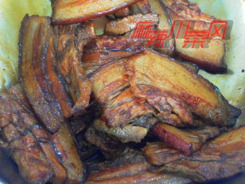 川式扣肉的做法(荤菜-咸烧白)