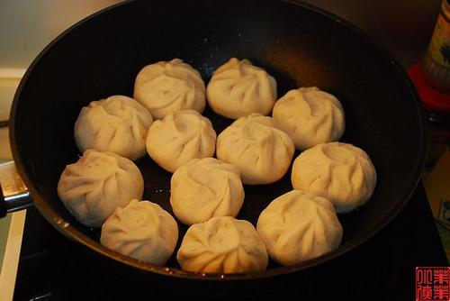 水煎包的做法(早餐菜谱)