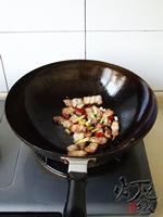 蕨菜干花肉炖粉条的做法(荤素搭配)