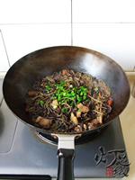 蕨菜干花肉炖粉条的做法(荤素搭配)