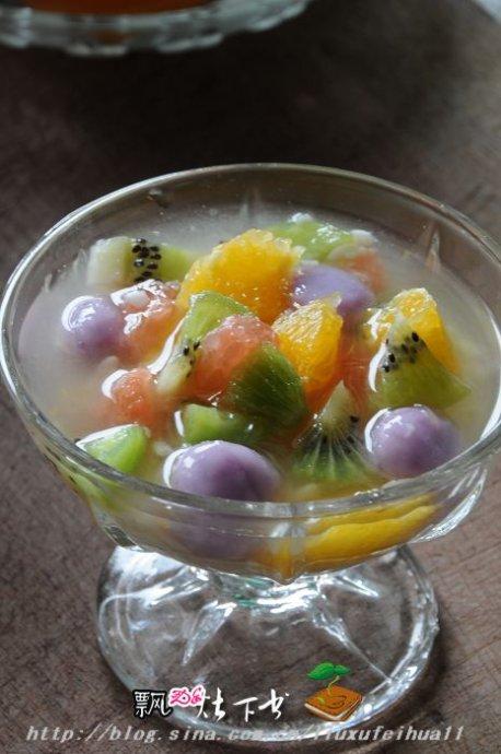 酒酿珍珠圆子杂果捞和酒酿凤梨香橙果汁的做法(甜品)