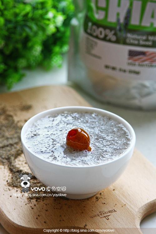秘制润肤银耳羹的做法(吃出来的白皙肌肤)