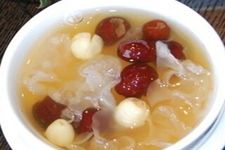 银耳莲子羹的做法大全 haoshilao.com