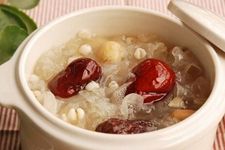 银耳莲子汤的做法 haoshilao.com