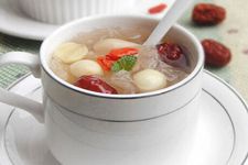 银耳莲子汤的做法 haoshilao.com
