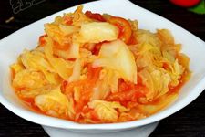 卷心菜炒西红柿的做法 haoshilao.com