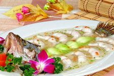 春节年夜饭菜谱:清蒸桂鱼的做法 haoshilao.com