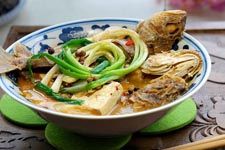 小黄鱼炖豆腐的做法 haoshilao.com