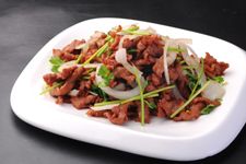 孜然肉片的做法 haoshilao.com