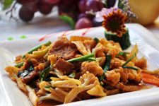 花椰菜炒肉的做法 haoshilao.com