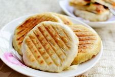 烙饼的做法 haoshilao.com